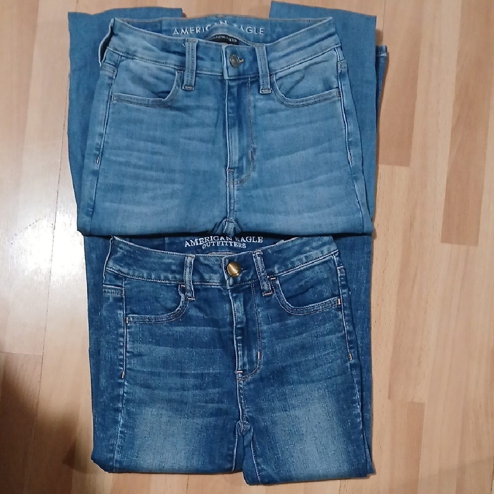 American Eagle Set Of 2 Women’s Light and Medium Blue Size 00 Short Jeans